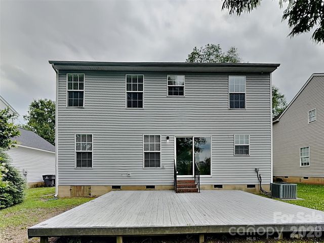 1032 Meadowbrook Lane SW, Concord, NC 28027