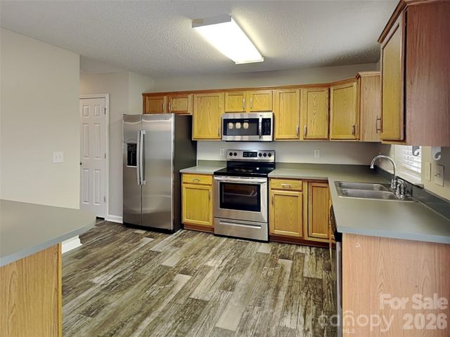 1032 Meadowbrook Lane SW, Concord, NC 28027
