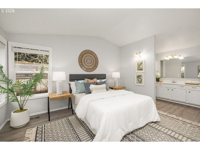 1826 Ne 153RD St, Vancouver, WA 98686