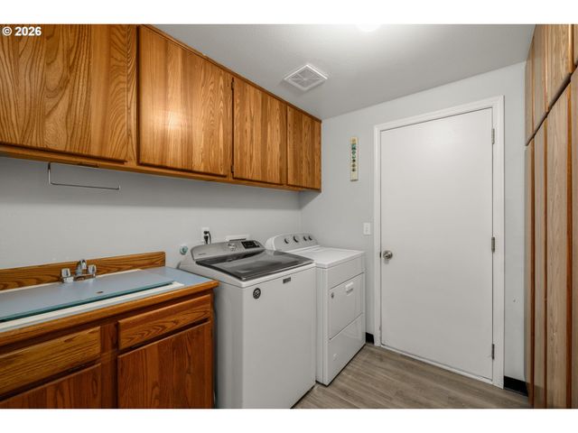 1826 Ne 153RD St, Vancouver, WA 98686