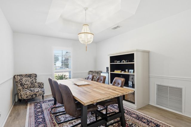 210 Wynnehaven Beach Road, Mary Esther, FL 32569