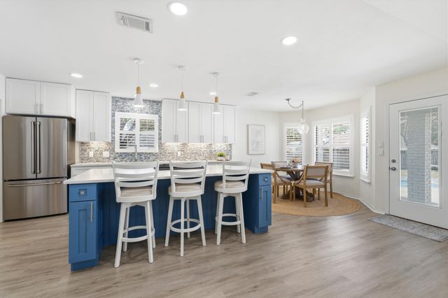 210 Wynnehaven Beach Road, Mary Esther, FL 32569