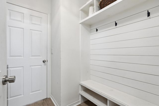 210 Wynnehaven Beach Road, Mary Esther, FL 32569