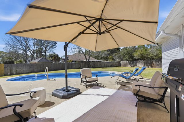 210 Wynnehaven Beach Road, Mary Esther, FL 32569