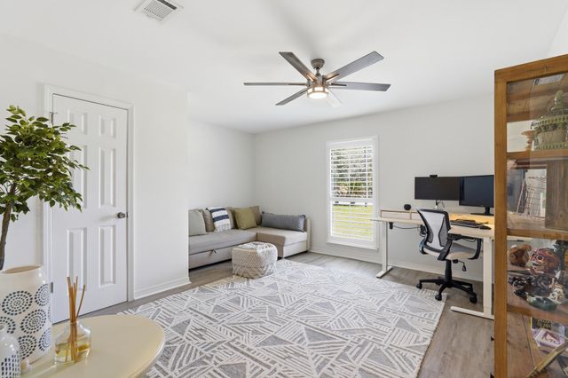 210 Wynnehaven Beach Road, Mary Esther, FL 32569