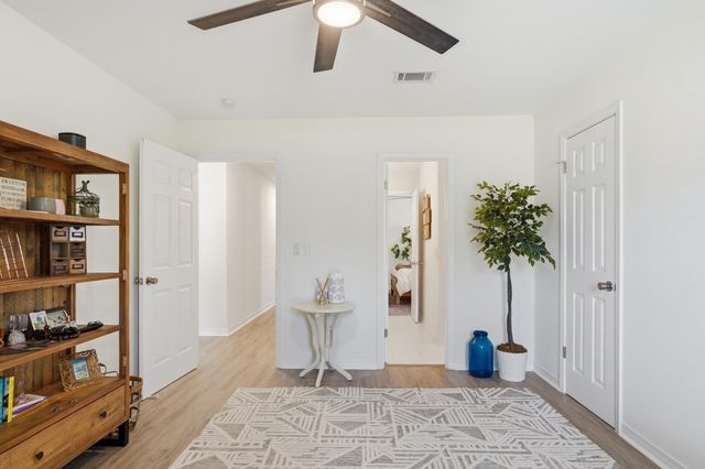 210 Wynnehaven Beach Road, Mary Esther, FL 32569