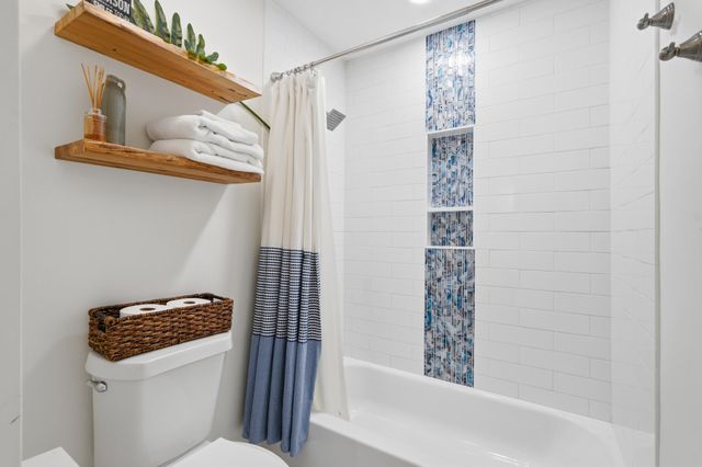 210 Wynnehaven Beach Road, Mary Esther, FL 32569