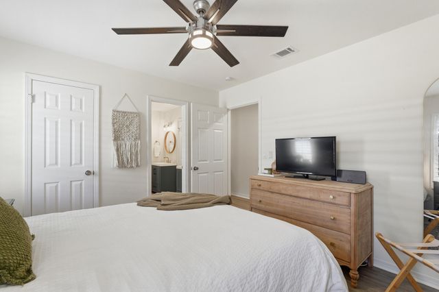 210 Wynnehaven Beach Road, Mary Esther, FL 32569