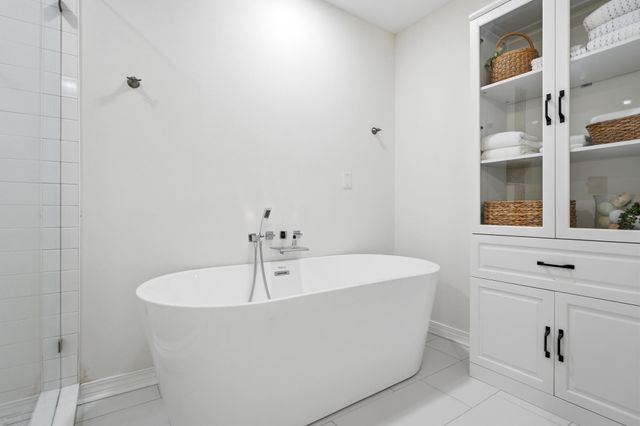 210 Wynnehaven Beach Road, Mary Esther, FL 32569