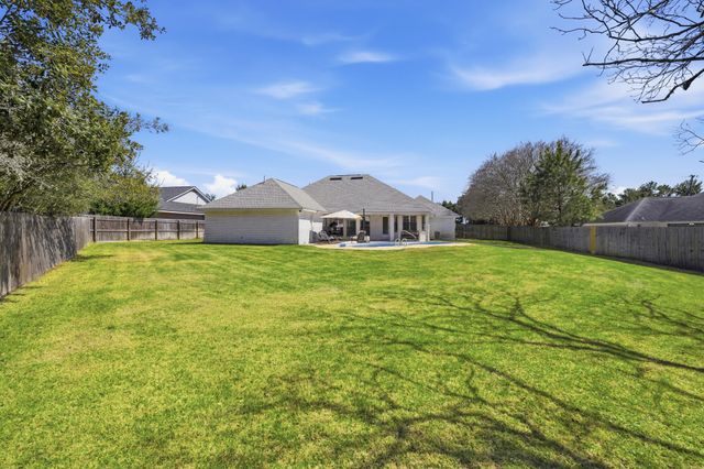 210 Wynnehaven Beach Road, Mary Esther, FL 32569