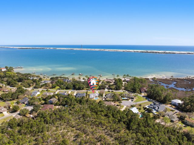 210 Wynnehaven Beach Road, Mary Esther, FL 32569