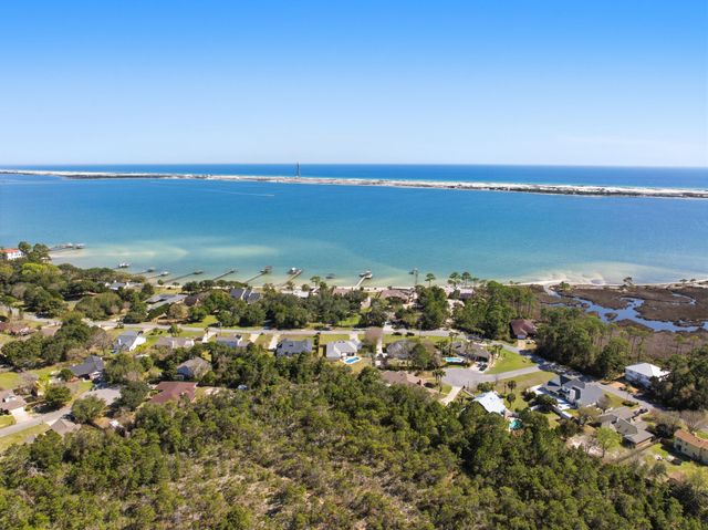 210 Wynnehaven Beach Road, Mary Esther, FL 32569