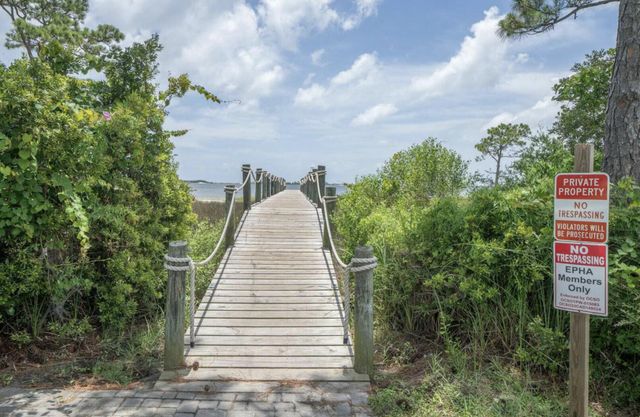 210 Wynnehaven Beach Road, Mary Esther, FL 32569