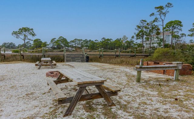 210 Wynnehaven Beach Road, Mary Esther, FL 32569