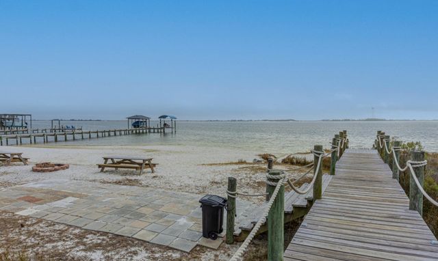 210 Wynnehaven Beach Road, Mary Esther, FL 32569