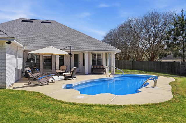 210 Wynnehaven Beach Road, Mary Esther, FL 32569