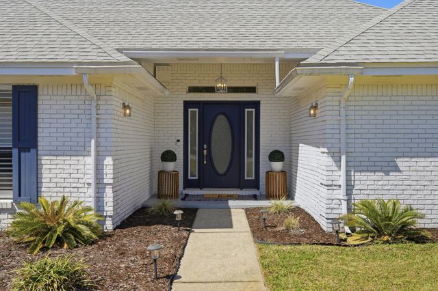 210 Wynnehaven Beach Road, Mary Esther, FL 32569