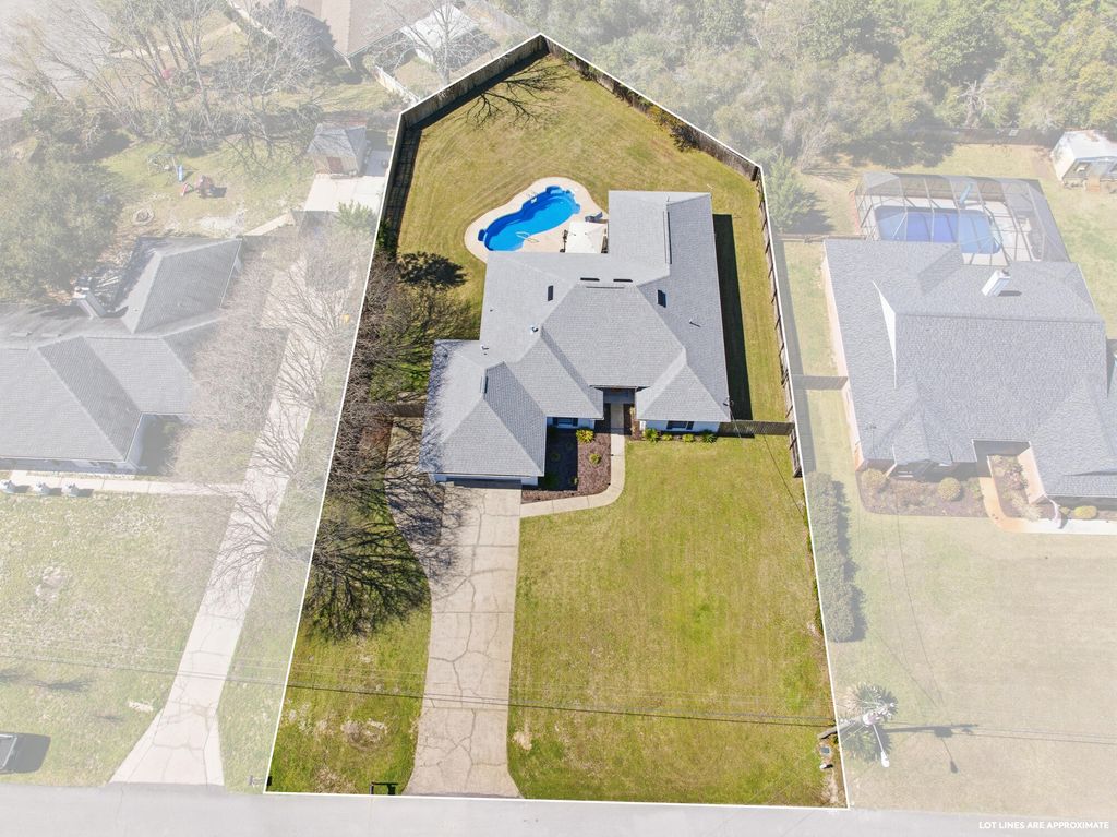 210 Wynnehaven Beach Road, Mary Esther, FL 32569