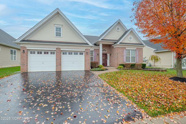 19 Masters Drive, Monroe, NJ 08831