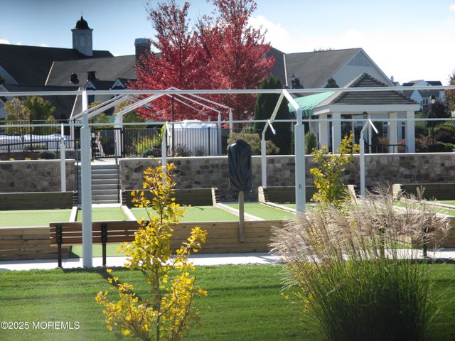 19 Masters Drive, Monroe, NJ 08831