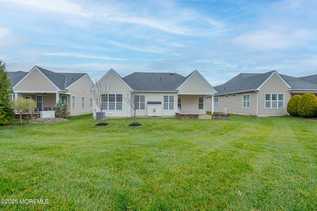 19 Masters Drive, Monroe, NJ 08831