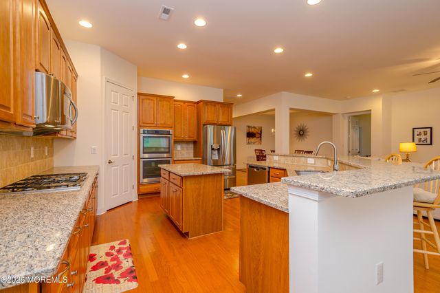 19 Masters Drive, Monroe, NJ 08831