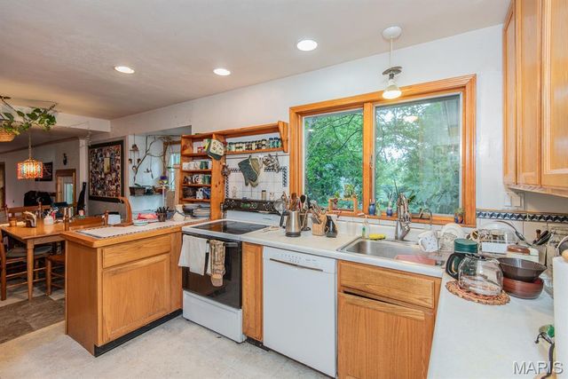13204 Tablerock Drive, St Louis, MO 63122