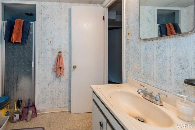 13204 Tablerock Drive, St Louis, MO 63122