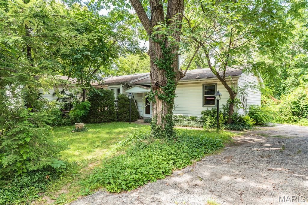 13204 Tablerock Drive, St Louis, MO 63122
