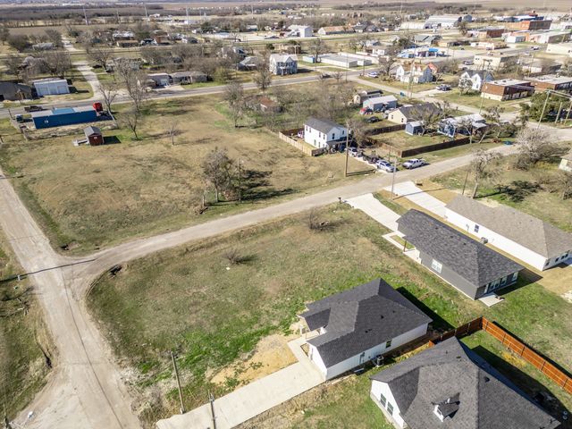 203 E South Street, Itasca, TX 76055