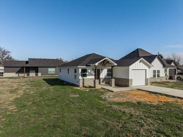 203 E South Street, Itasca, TX 76055