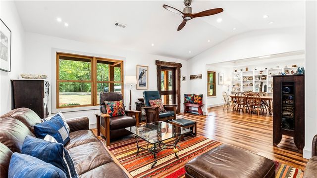 15791 Easterling Road, Pea Ridge, AR 72751