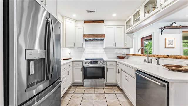 15791 Easterling Road, Pea Ridge, AR 72751
