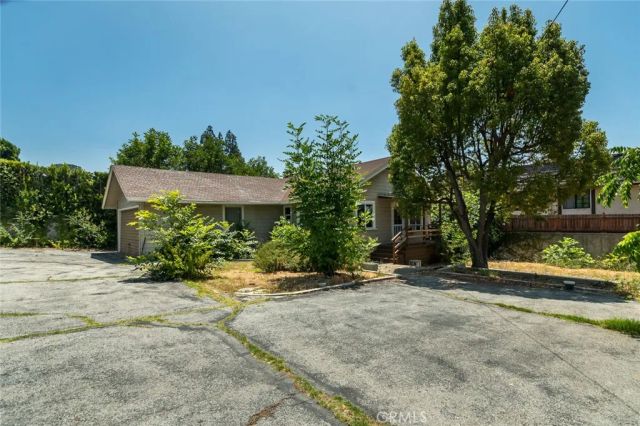 316 Kenneth Road, Glendale, CA 91202