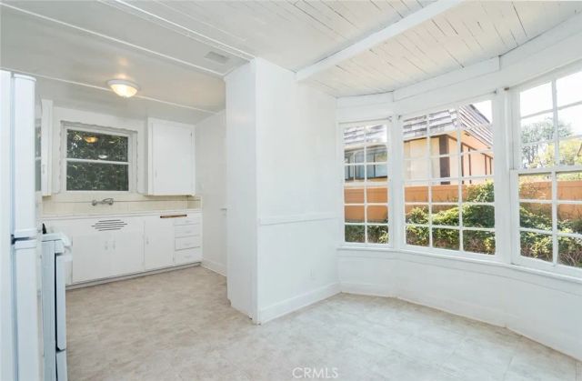 316 Kenneth Road, Glendale, CA 91202
