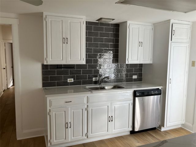 202 S Willomet Drive, Dallas, TX 75208