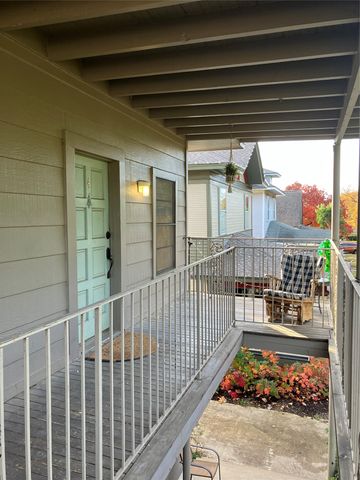 202 S Willomet Drive, Dallas, TX 75208