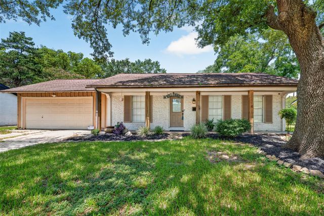 10263 Old Orchard Road, La Porte, TX 77571