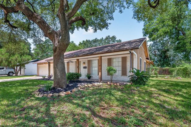 10263 Old Orchard Road, La Porte, TX 77571
