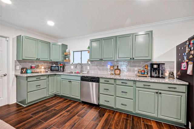 10263 Old Orchard Road, La Porte, TX 77571