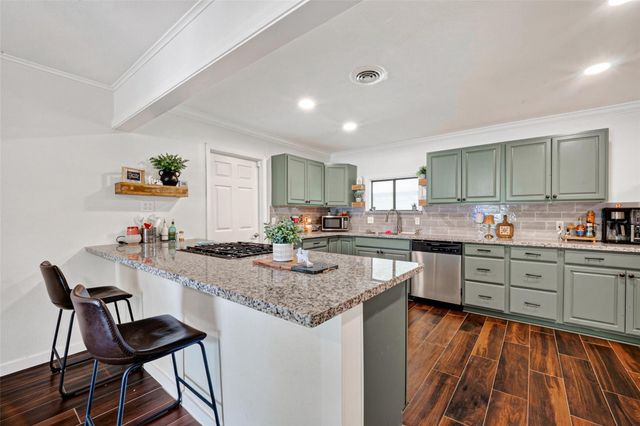 10263 Old Orchard Road, La Porte, TX 77571