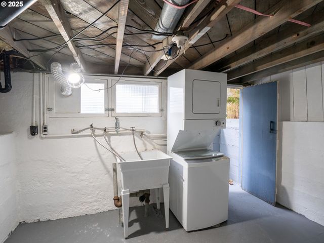 9605 Ne PRESCOTT St, Portland, OR 97220