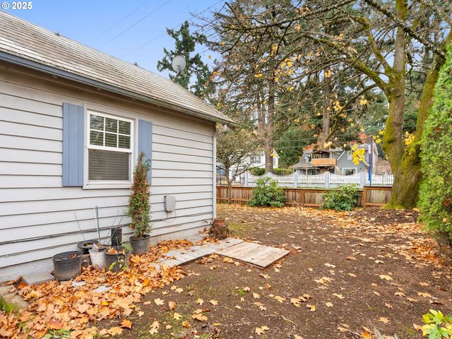 9605 Ne PRESCOTT St, Portland, OR 97220