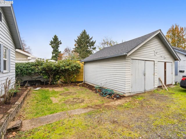 9605 Ne PRESCOTT St, Portland, OR 97220
