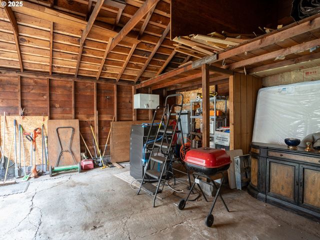 9605 Ne PRESCOTT St, Portland, OR 97220