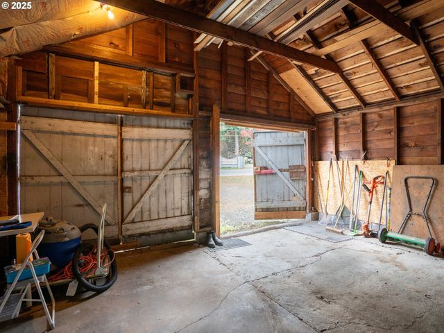 9605 Ne PRESCOTT St, Portland, OR 97220