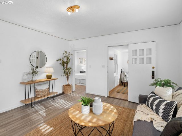 9605 Ne PRESCOTT St, Portland, OR 97220