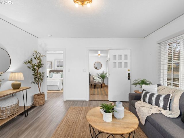 9605 Ne PRESCOTT St, Portland, OR 97220