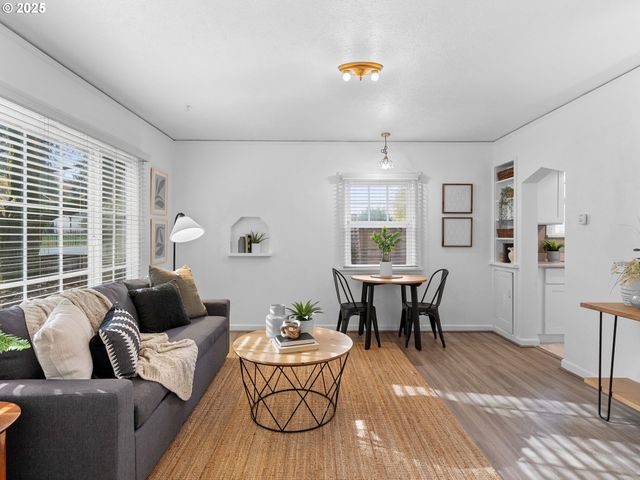 9605 Ne PRESCOTT St, Portland, OR 97220