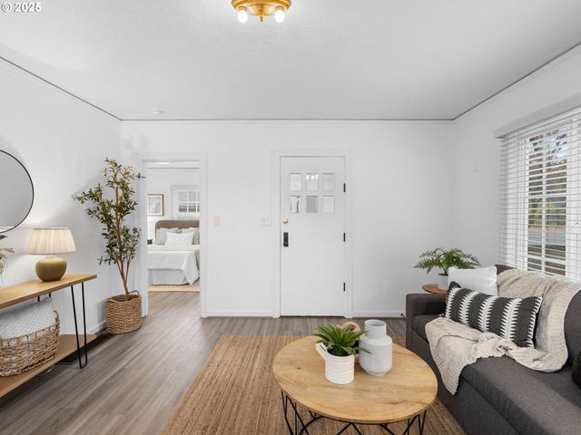 9605 Ne PRESCOTT St, Portland, OR 97220